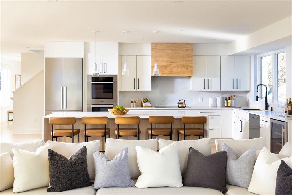 Interior, Kitchen, Living room, Pendant Lights, Recessed Lighting, Stainless Steel Appliances