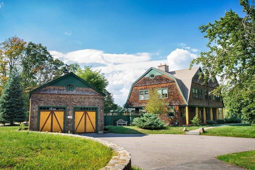 Attached, Backyard, Exterior, Facade, Brick Facade, Tudor Revival