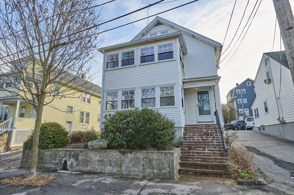 Exterior, Facade, Queen Anne Victorian