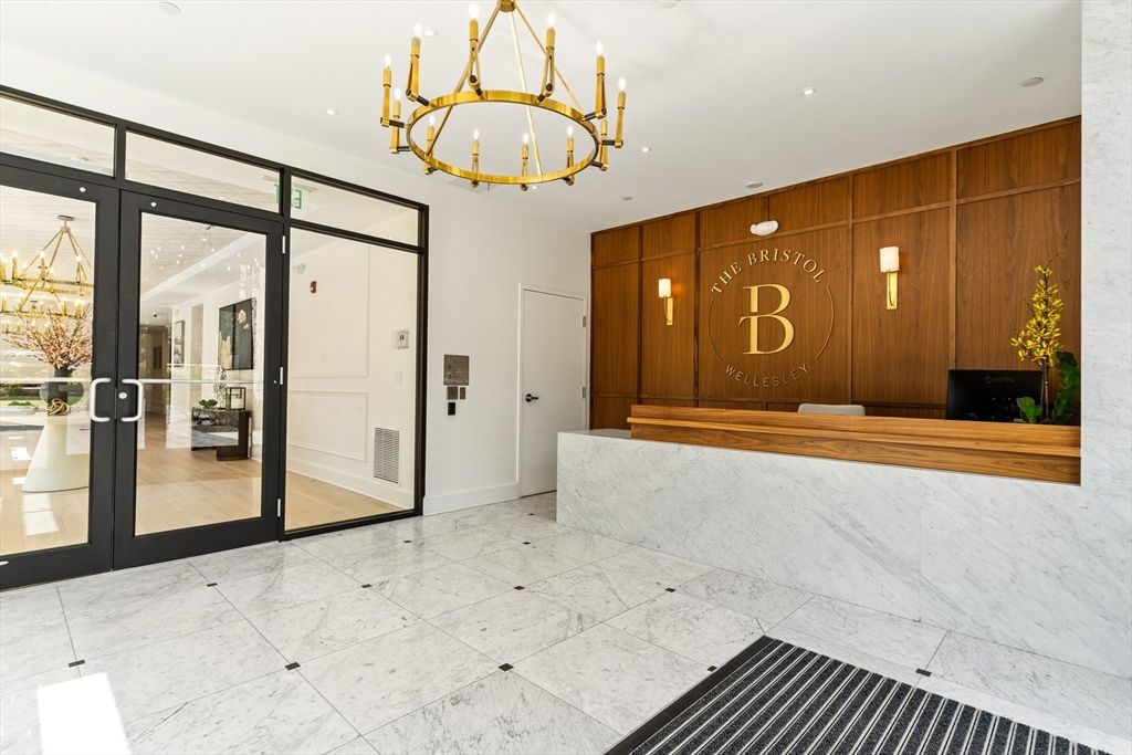 Chandelier, Interior, Marble, Recessed Lighting, Wooden Walls