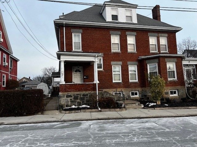 Exterior, Facade, Brick Facade, Georgian