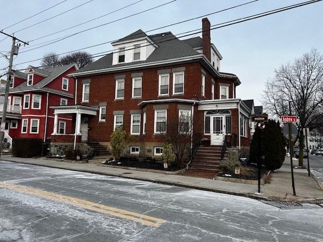 Exterior, Facade, Brick Facade, American Foursquare