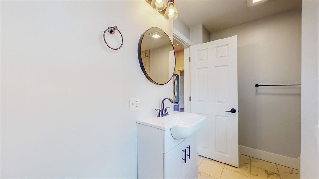 Bathroom, Interior, Marble, Recessed Lighting