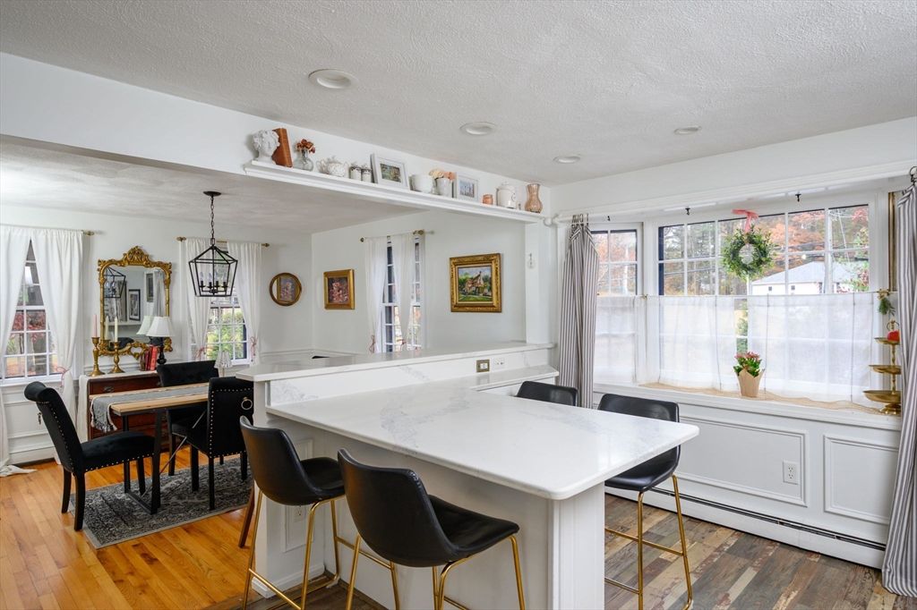 Dining room, Interior, Pendant Lights, Recessed Lighting, Wood Texture Flooring