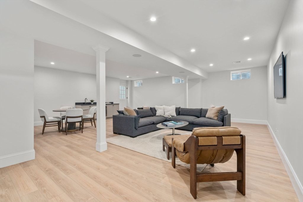 Dining room, Interior, Living room, Recessed Lighting, Wood Texture Flooring