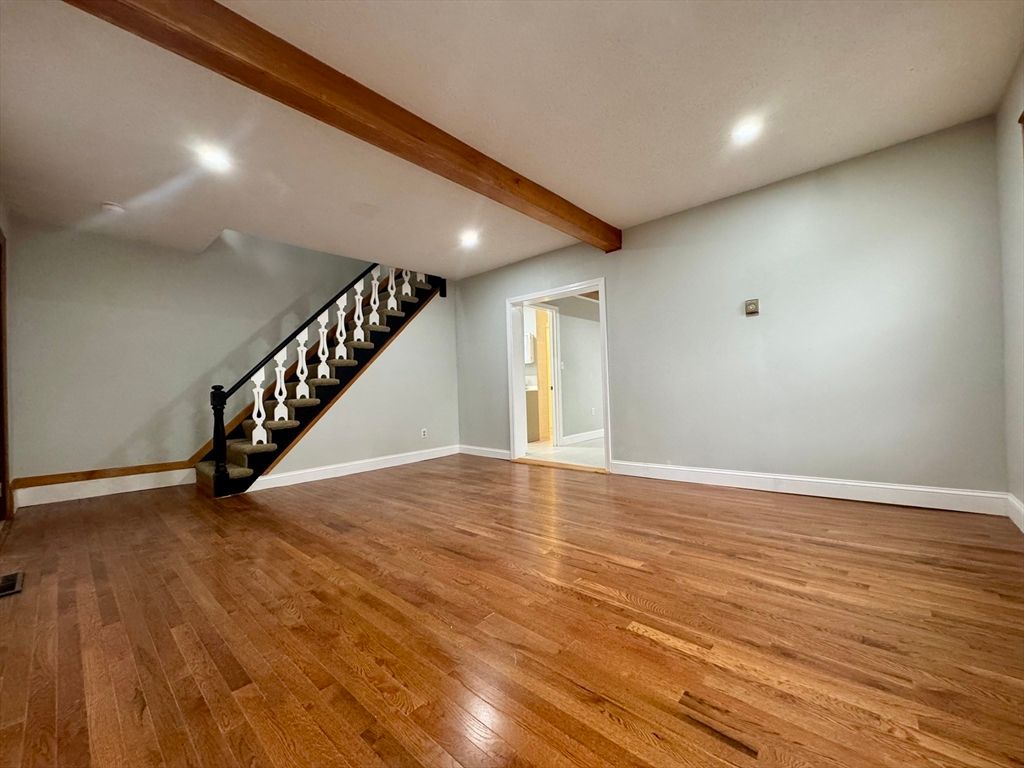 Empty room, Interior, Recessed Lighting, Wooden Beams, Wood Texture Flooring
