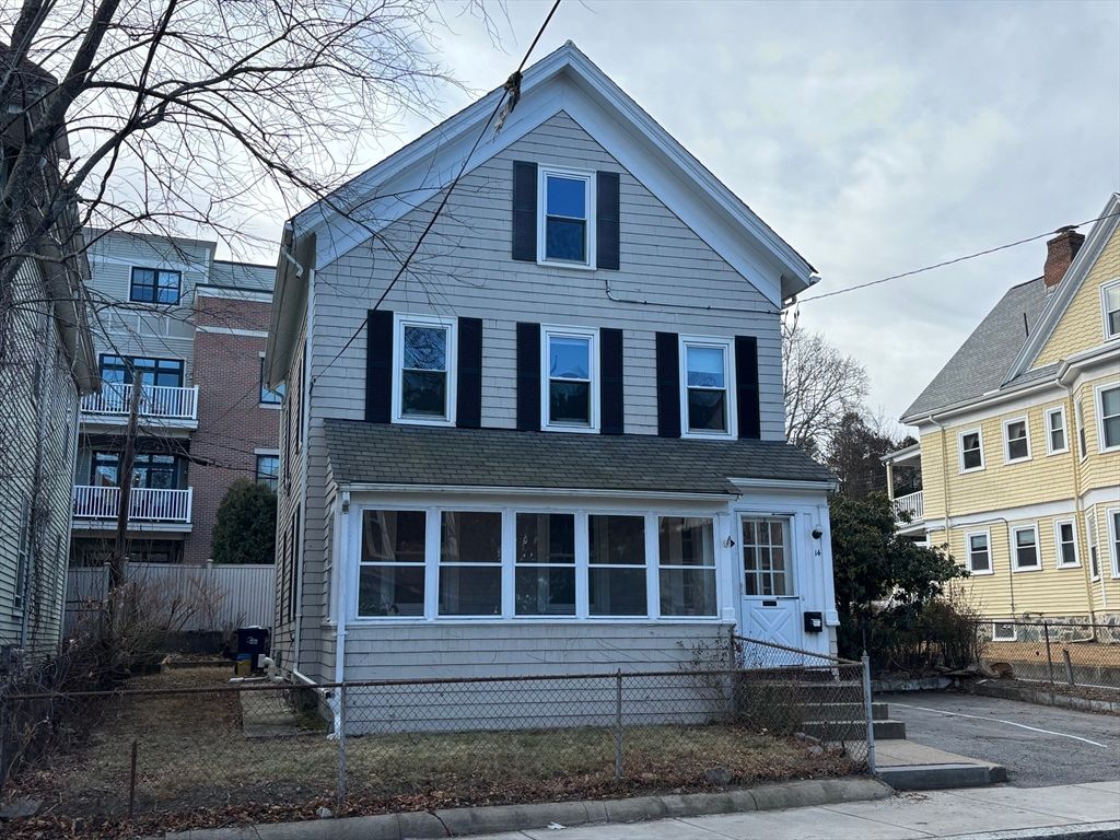 Exterior, Facade, Queen Anne Victorian
