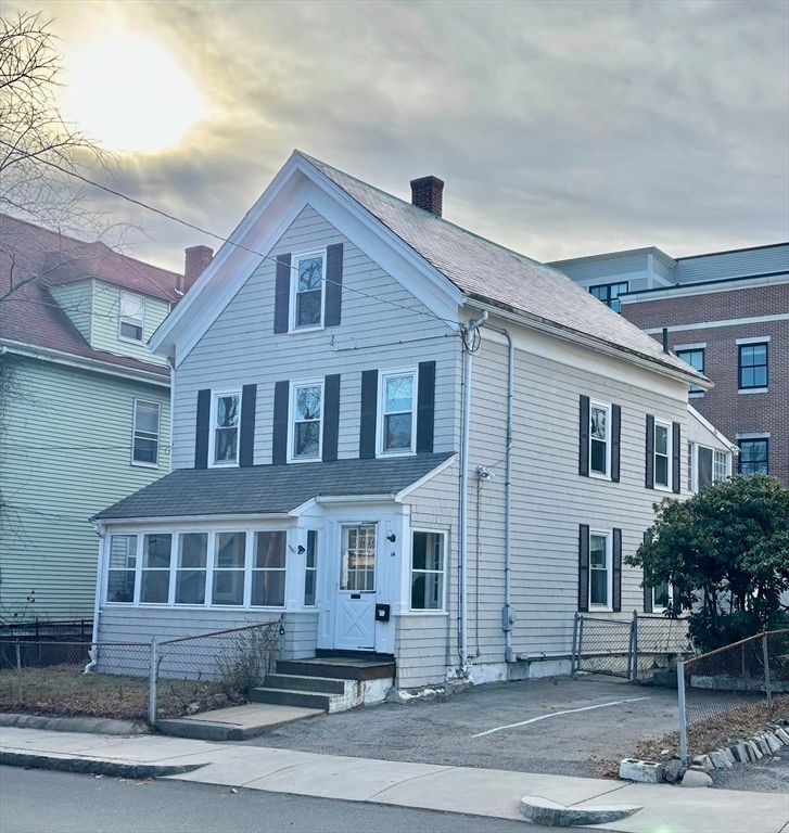 Exterior, Facade, Farmhouse