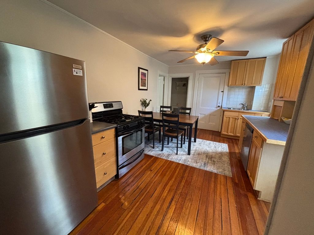 Dining room, Interior, Kitchen, Stainless Steel Appliances, Wood Texture Flooring