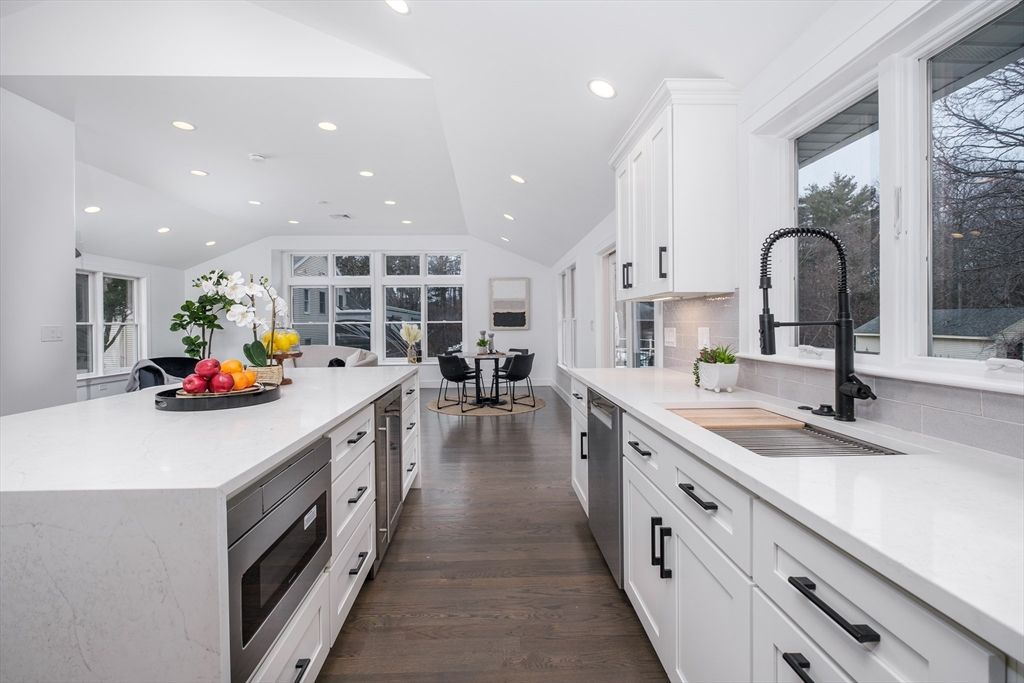 Dining room, Interior, Kitchen, Recessed Lighting, Wood Texture Flooring