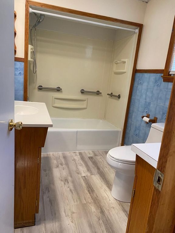 Bathroom, Interior, Wood Texture Flooring