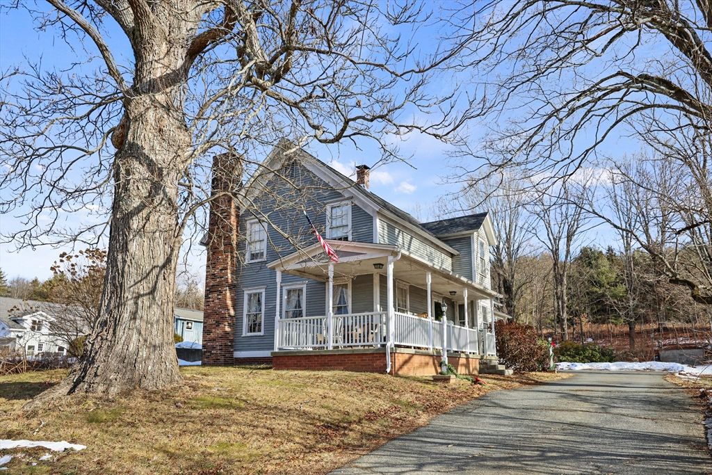 Backyard, Exterior, Facade, Queen Anne Victorian