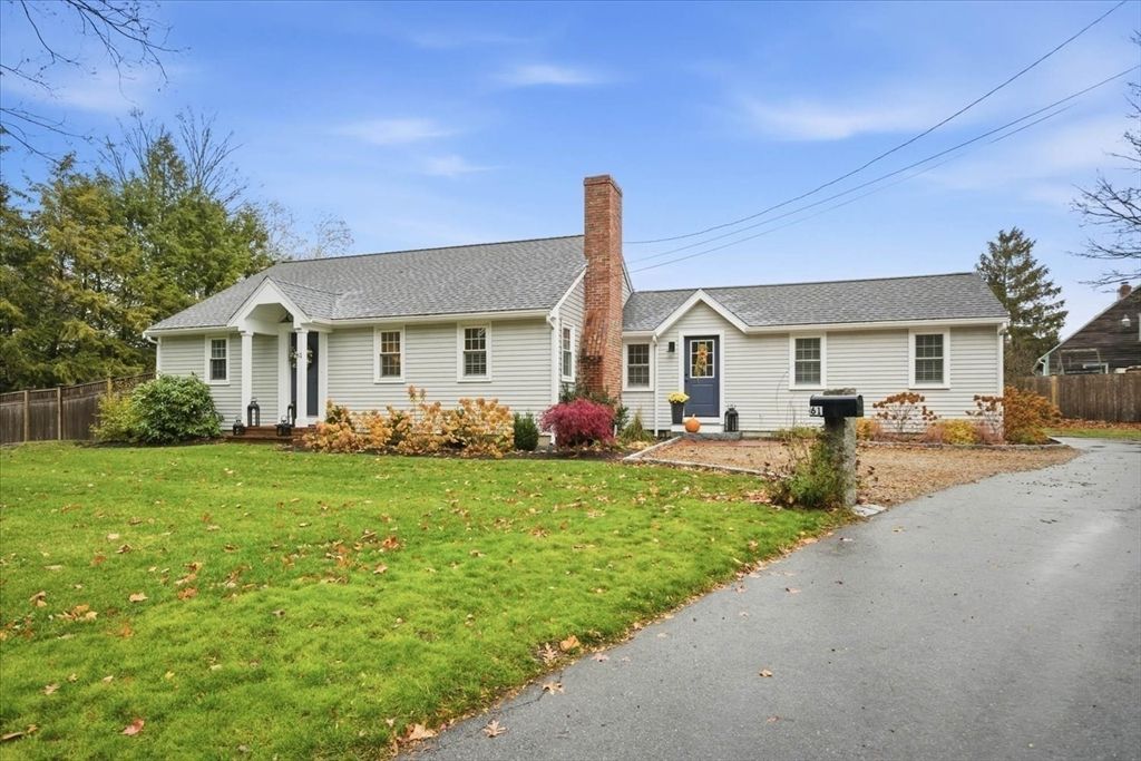 Backyard, Exterior, Facade, Cape Cod
