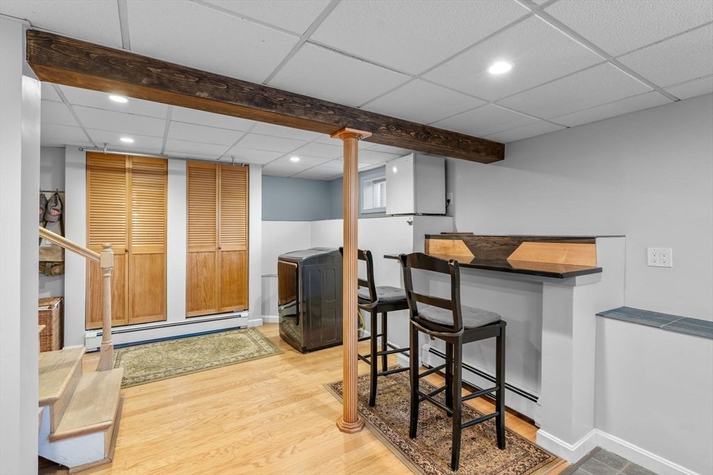 Interior, Recessed Lighting, Wood Texture Flooring