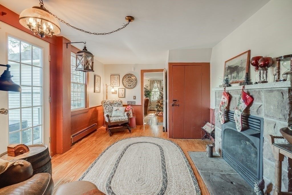 Chandelier, Interior, Living room, Wood Texture Flooring