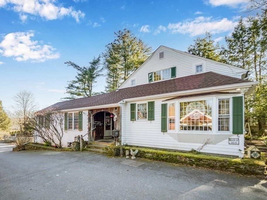 Exterior, Facade, Cape Cod