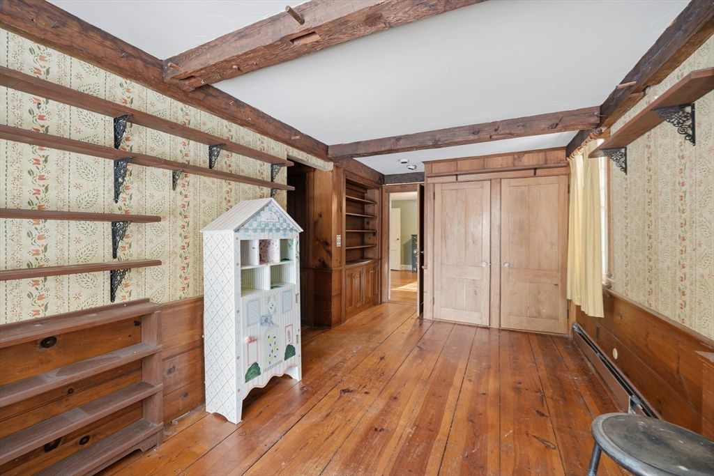 Empty room, Interior, Wooden Beams, Wood Texture Flooring