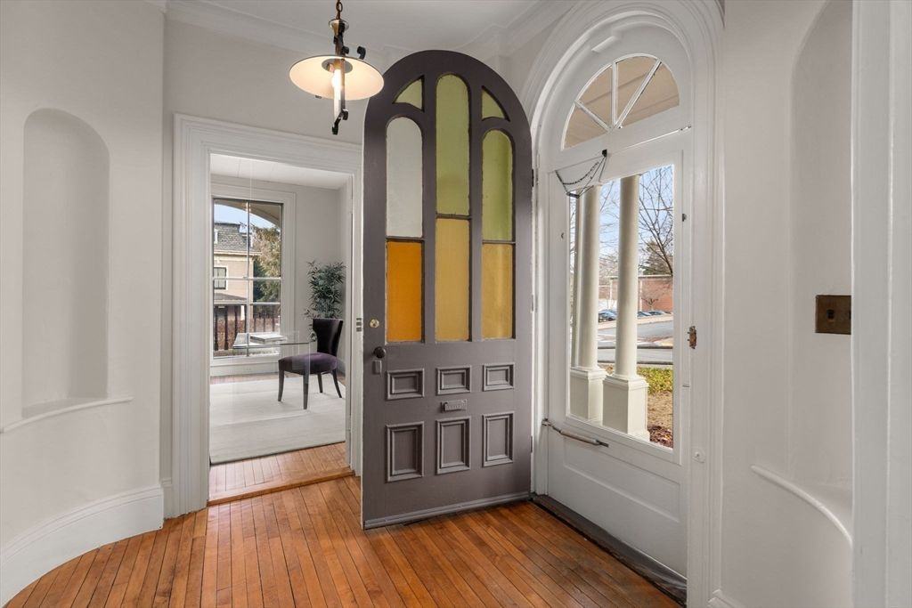 Interior, Pendant Lights, Wood Texture Flooring