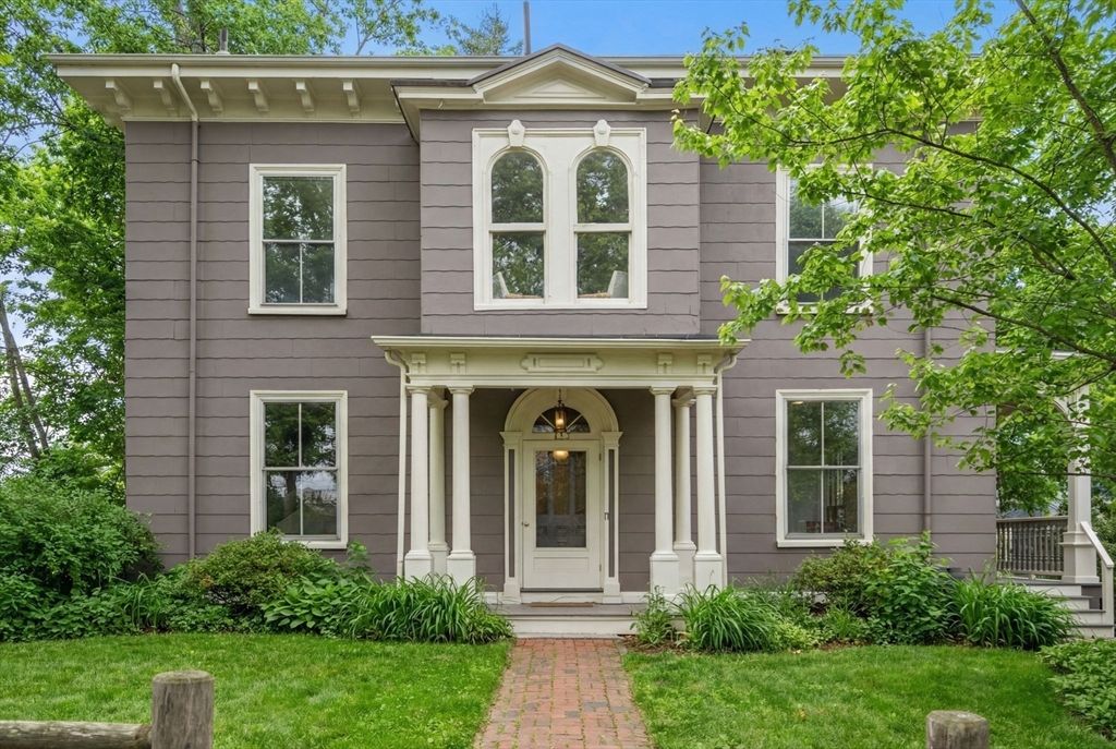 Exterior, Facade, French Provincial