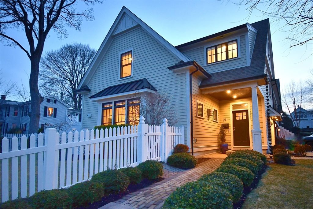 Exterior, Facade, Farmhouse