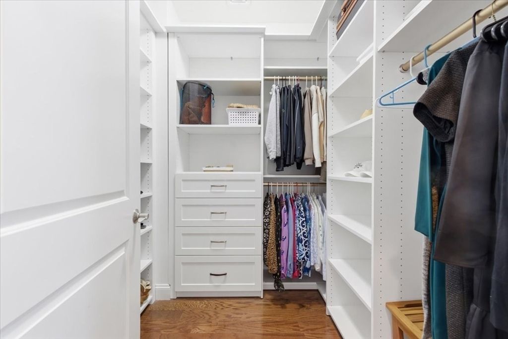 Interior, Walk-in Closets, Wood Texture Flooring