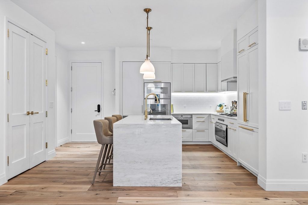 Interior, Kitchen, Pendant Lights, Recessed Lighting, Wood Texture Flooring