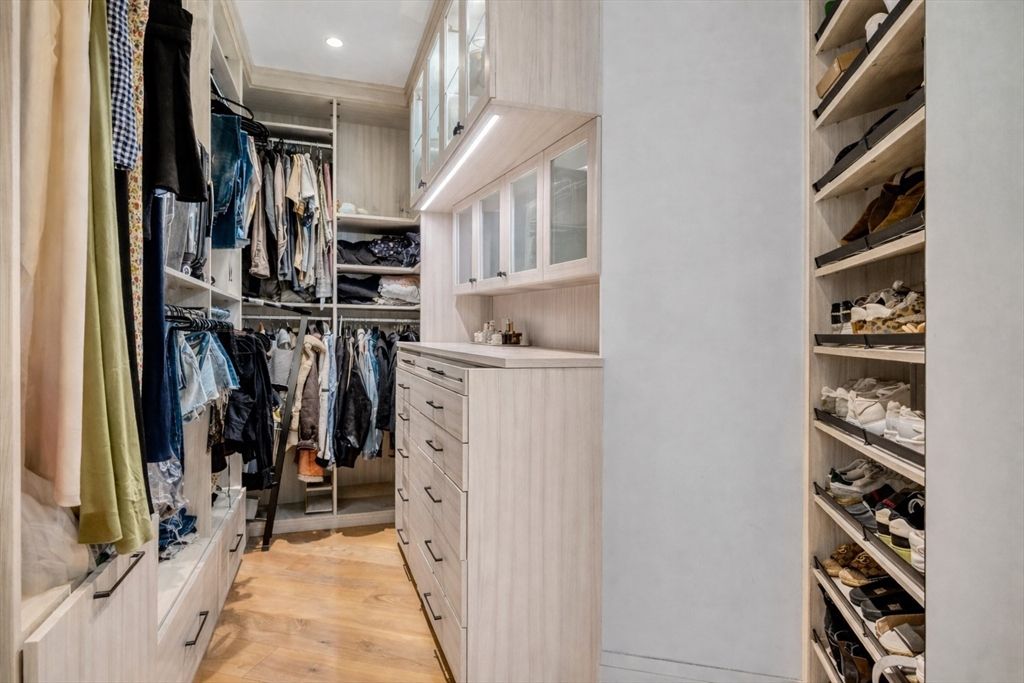 Interior, Recessed Lighting, Walk-in Closets, Wood Texture Flooring