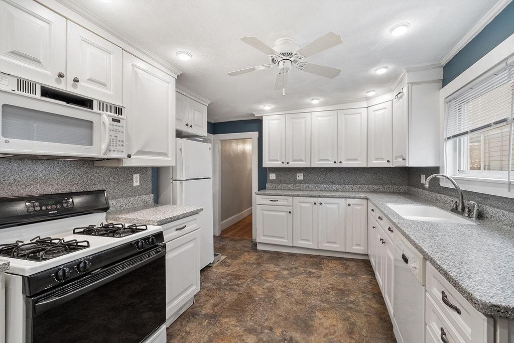 Interior, Kitchen, Recessed Lighting