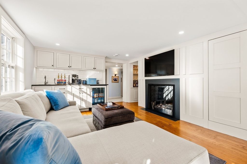 Fireplace, Interior, Kitchen, Living room, Recessed Lighting, Wood Texture Flooring