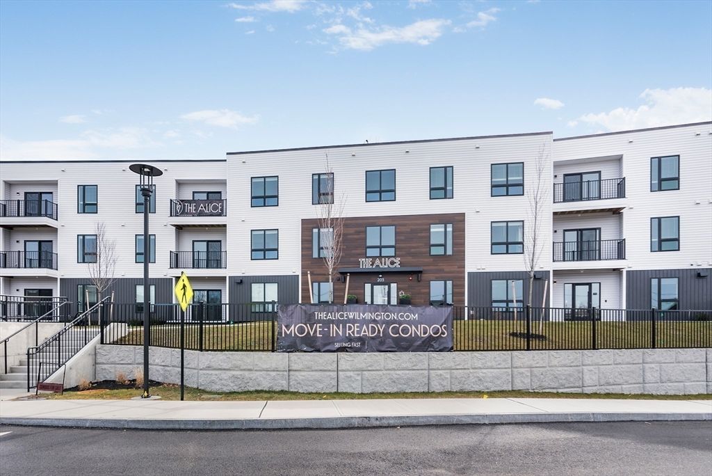 Exterior, Facade, Condo Building