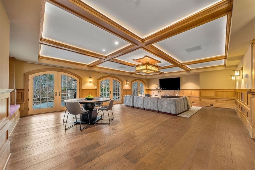 Dining room, Fireplace, Interior, Recessed Lighting, Wood Texture Flooring