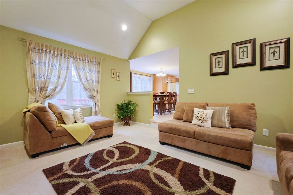 Dining room, Interior, Living room, Pendant Lights, Recessed Lighting