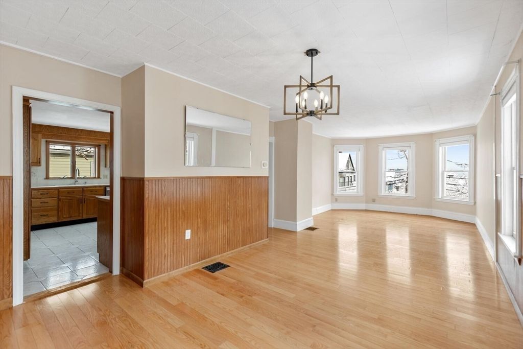 Empty room, Interior, Pendant Lights, Wood Texture Flooring