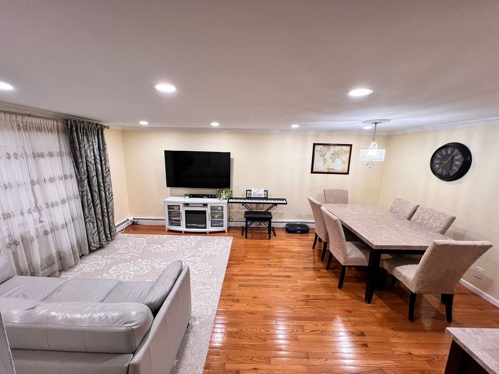 Dining room, Interior, Pendant Lights, Recessed Lighting, Wood Texture Flooring