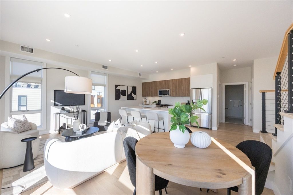 Dining room, Interior, Kitchen, Recessed Lighting, Stainless Steel Appliances, Wood Texture Flooring