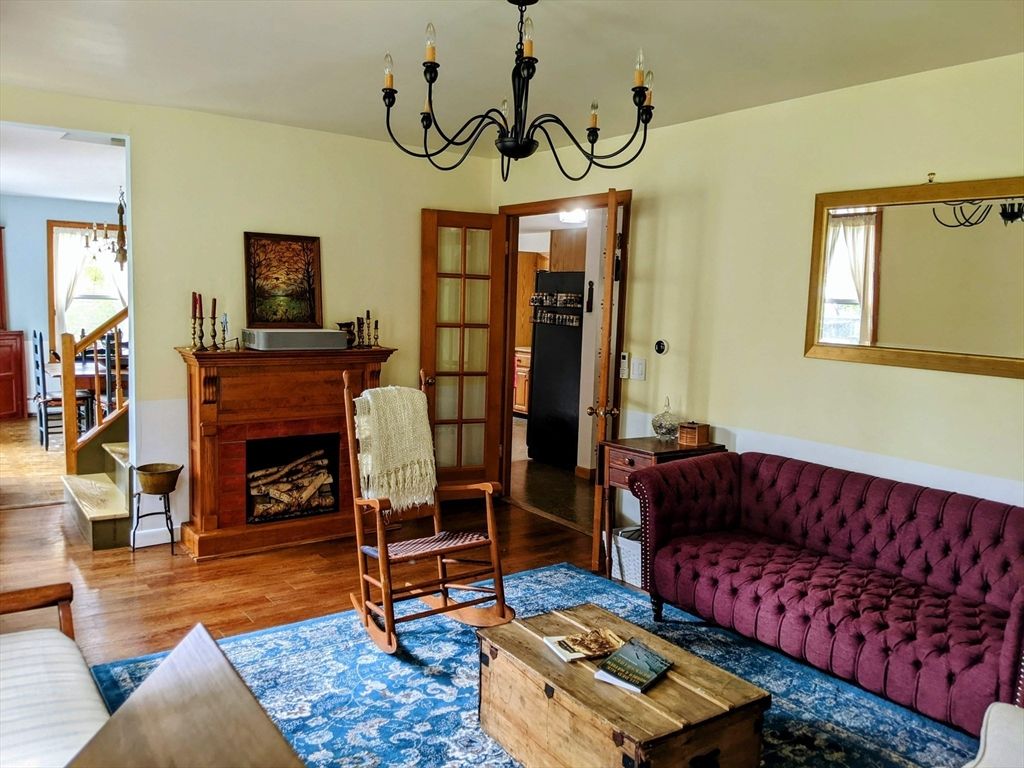 Chandelier, Interior, Kitchen