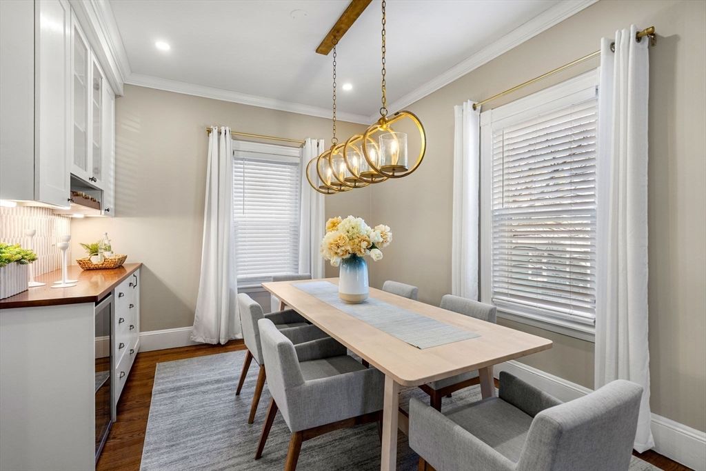 Chandelier, Dining room, Interior, Recessed Lighting, Wood Texture Flooring