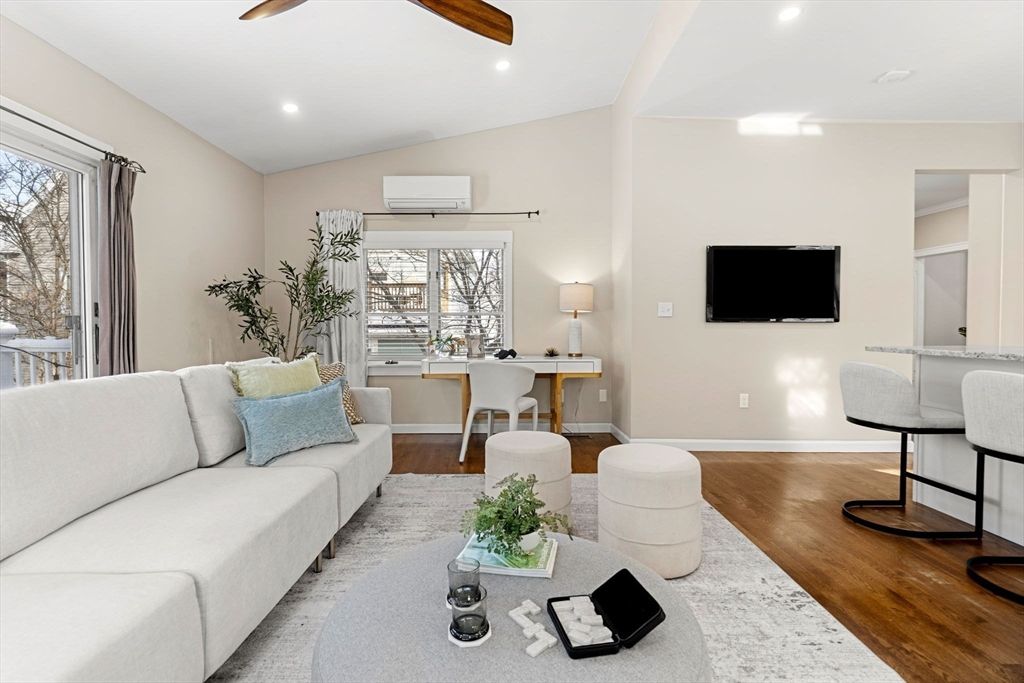 Dining room, Interior, Living room, Recessed Lighting, Wood Texture Flooring