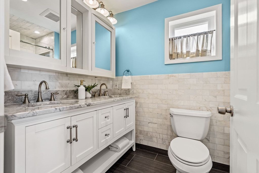 Bathroom, Dual Sink Vanities, Interior, Wood Texture Flooring