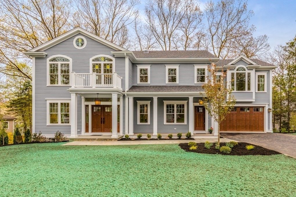 Attached, Exterior, Facade, Farmhouse