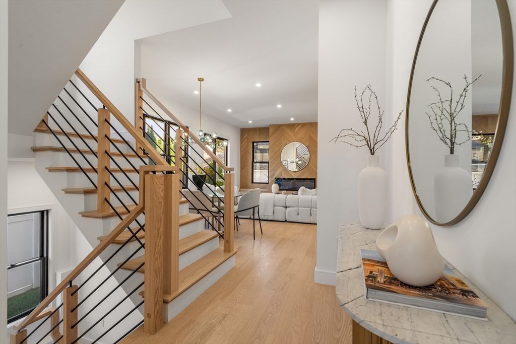 Interior, Living room, Pendant Lights, Recessed Lighting, Wood Texture Flooring