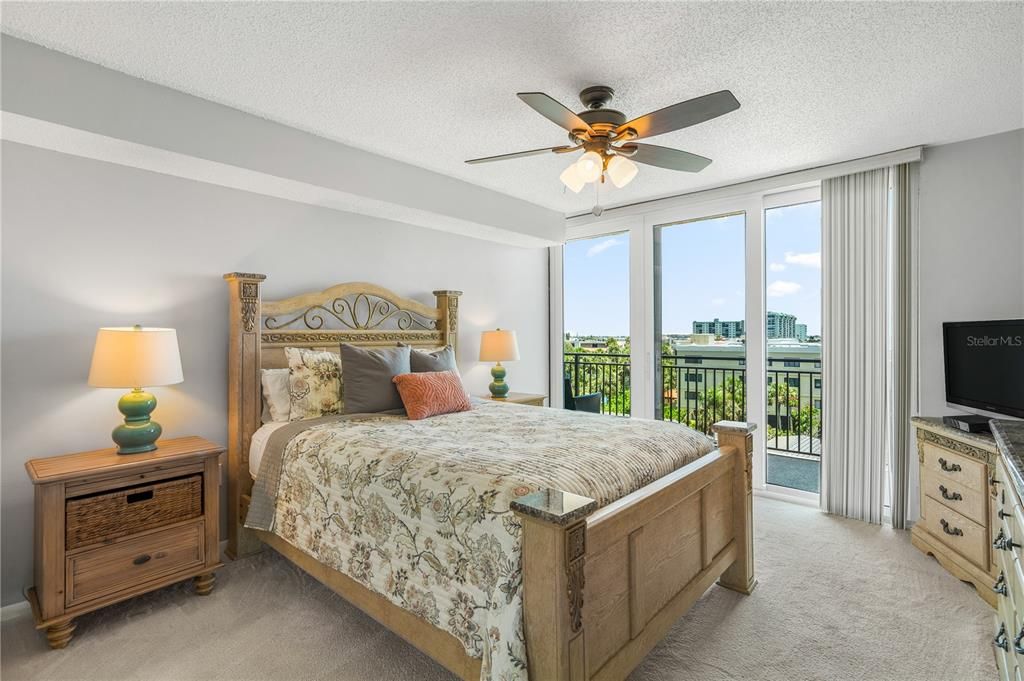 Bedroom, Interior, Water