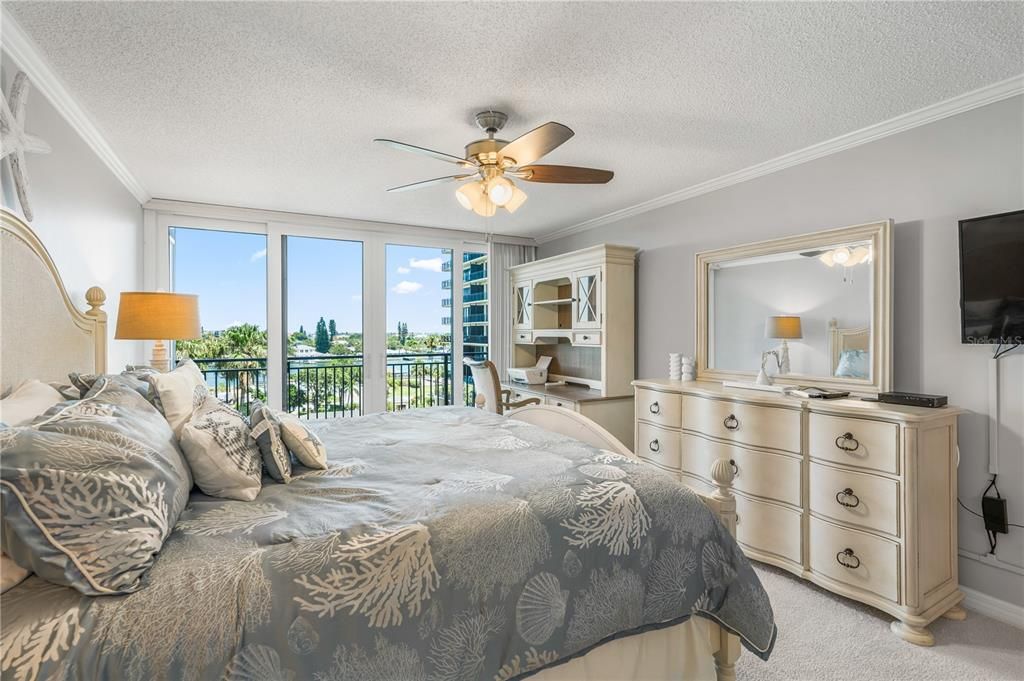 Bedroom, Interior, Water