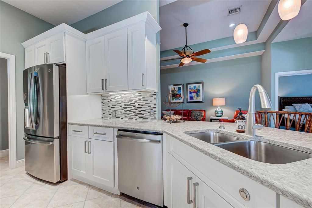 Interior, Kitchen, Pendant Lights, Stainless Steel Appliances