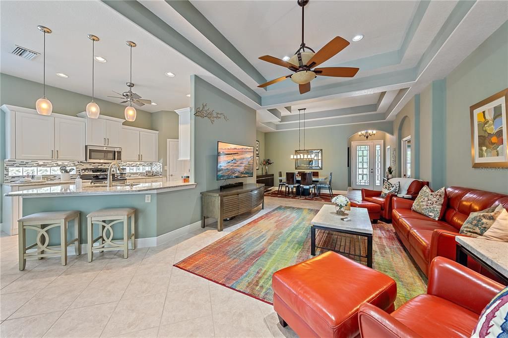 Dining room, Interior, Kitchen, Living room, Pendant Lights, Recessed Lighting, Stainless Steel Appliances