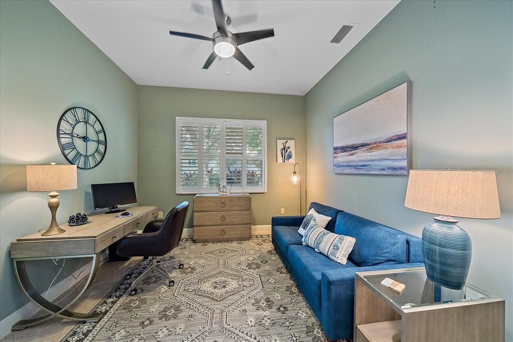 Home Office, Interior