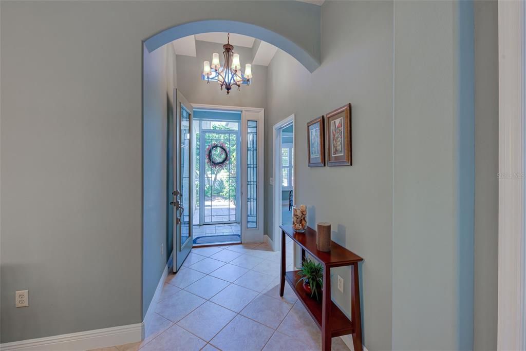 Chandelier, Interior