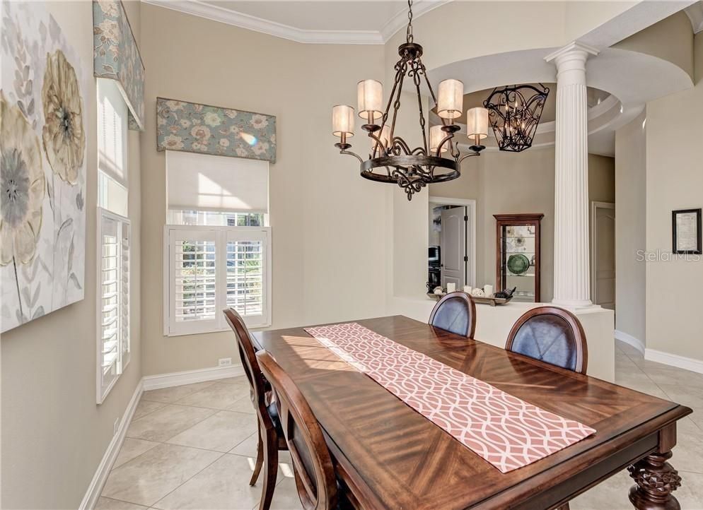 Chandelier, Dining room, Interior