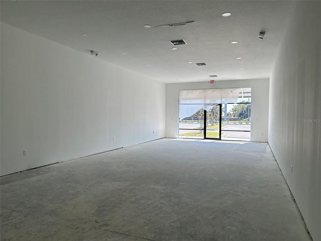 Empty room, Interior, Recessed Lighting