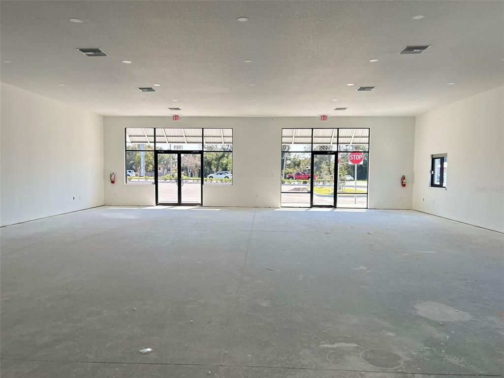 Empty room, Interior, Recessed Lighting